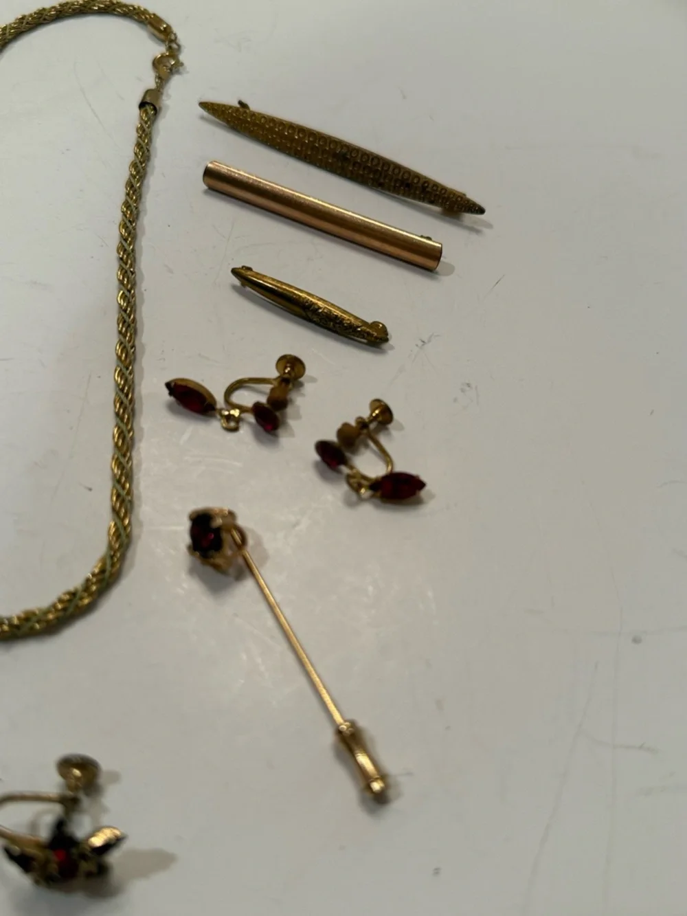 Vintage Gold-Tone Mixed Jewelry Set with Garnet-Colored Accents - Picture 5 of 5